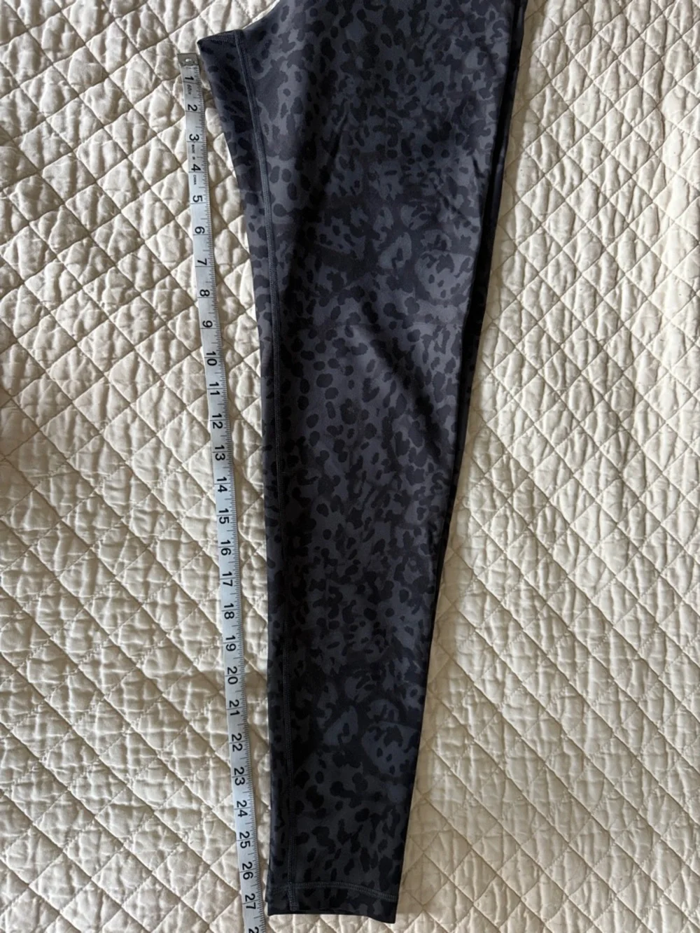Old Navy Active Black leopard Print Leggings - Picture 4 of 4